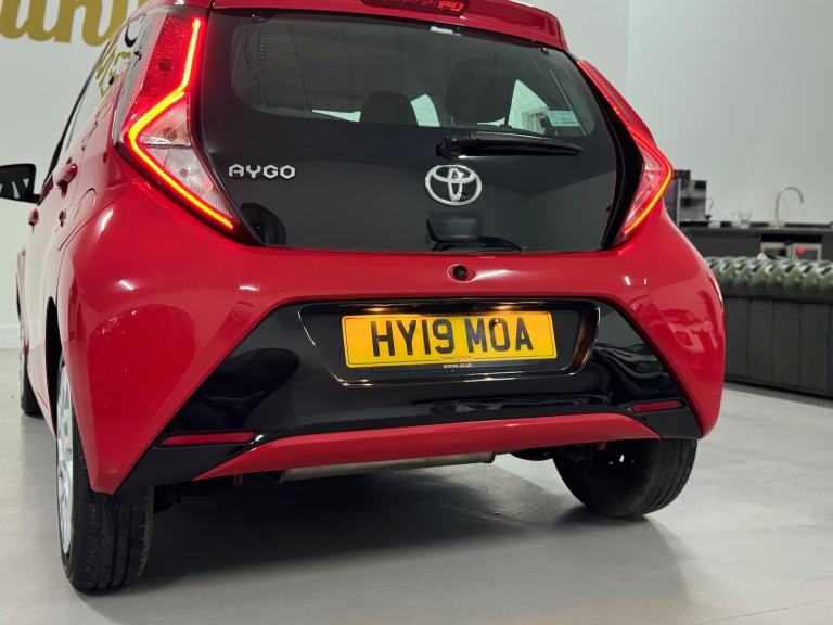 2019 Toyota AYGO 1.0 VVT-i x-play Euro 6 5dr HATCHBACK Petrol Manual