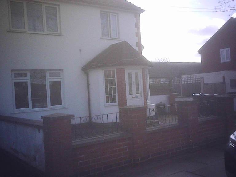 Newly Refurbished 3 Bedroom House Mitcham CR4 1QG