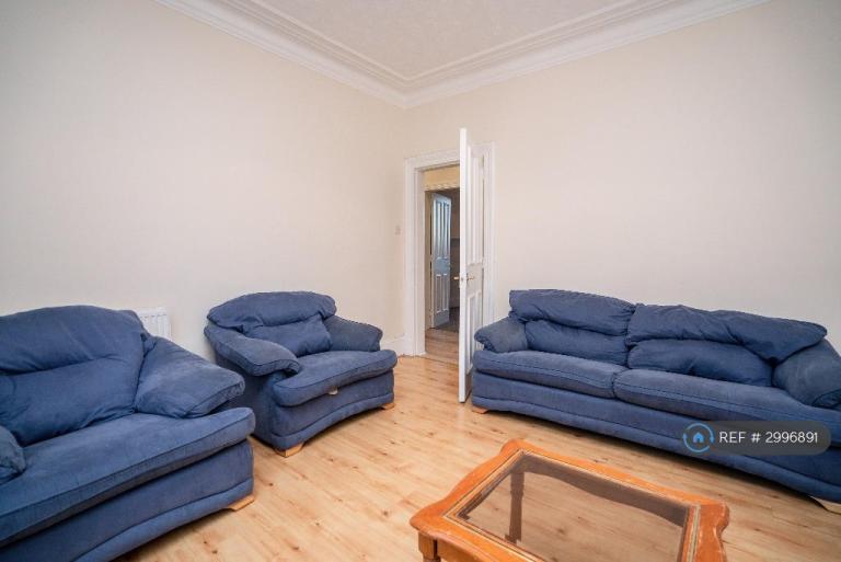 2 bedroom flat in Victoria Road, Aberdeen, AB11 (2 bed) (#2996891)