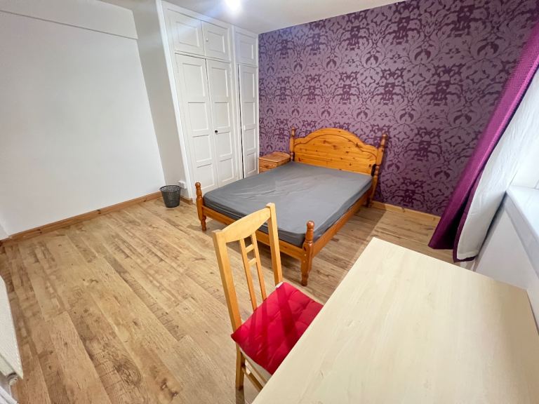 Two- bedroom  flat for rent in Edinburgh 
