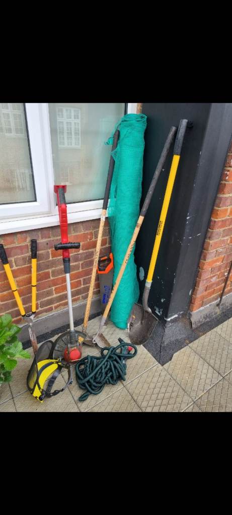 Gardening equipment bundle