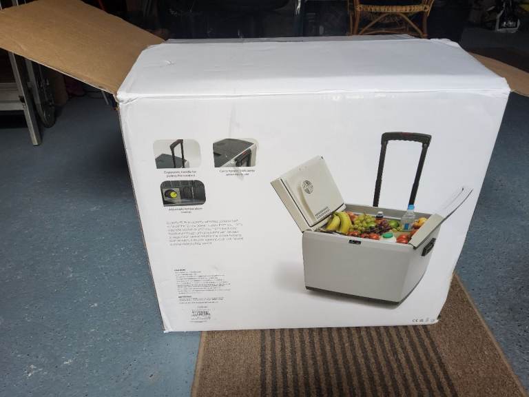 Hi Gear 240v/12v 45 litre cool box
