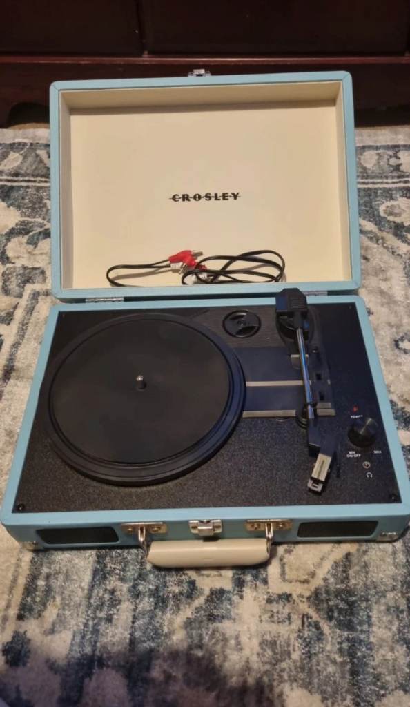 Crosley Suitcase Record Player – Light Blue – Excellent Condition