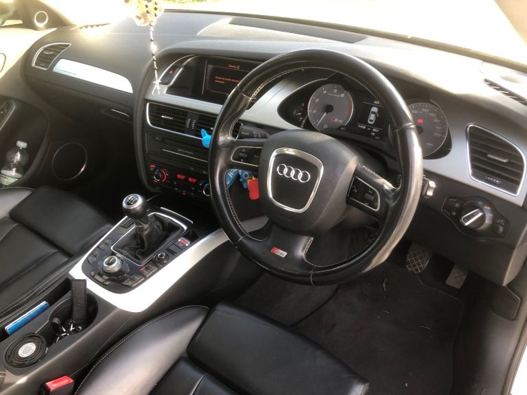 Audi, A4, Saloon, 2011, Manual, 2995 (cc), 4 doors