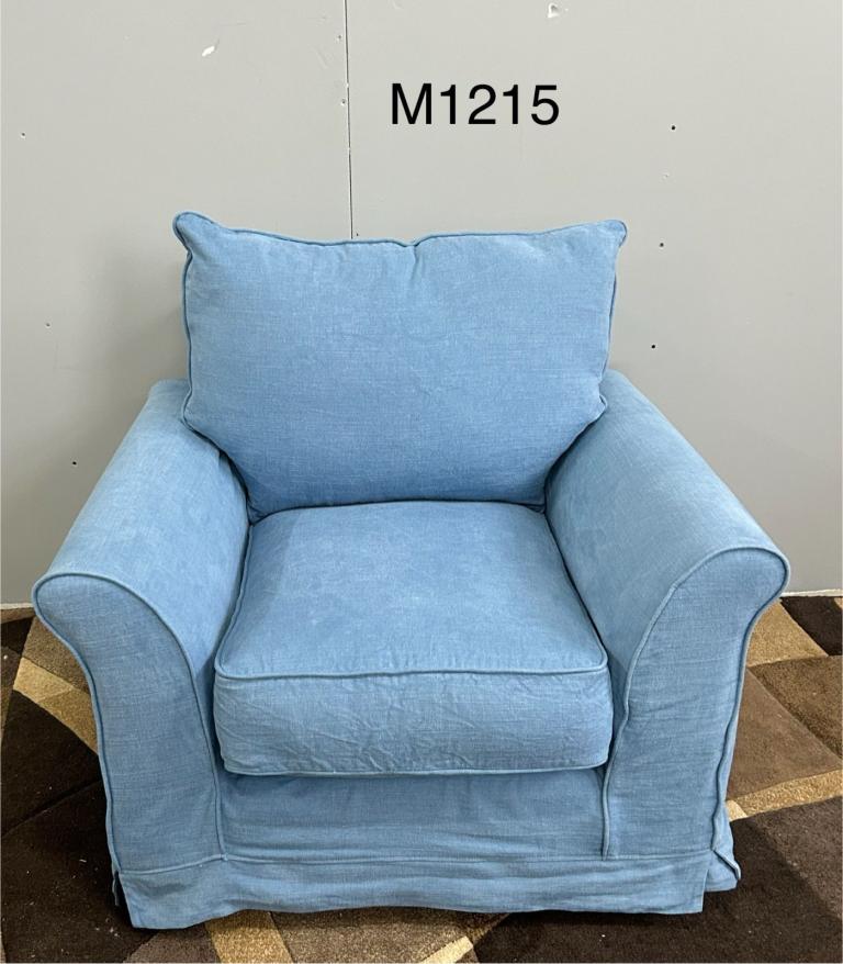 Colin’s & Hayes Blue Fabric Loose Cover Armchair £20