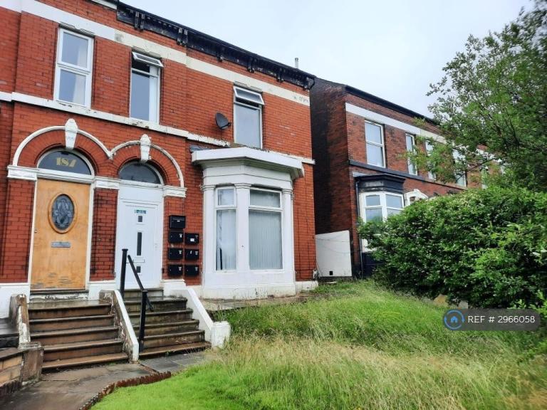 Studio flat in Bury Road, Bolton, BL2 (#2966058)