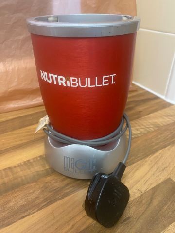 Motor base only ..NutriBullet NB-101B Blender – Red, Good