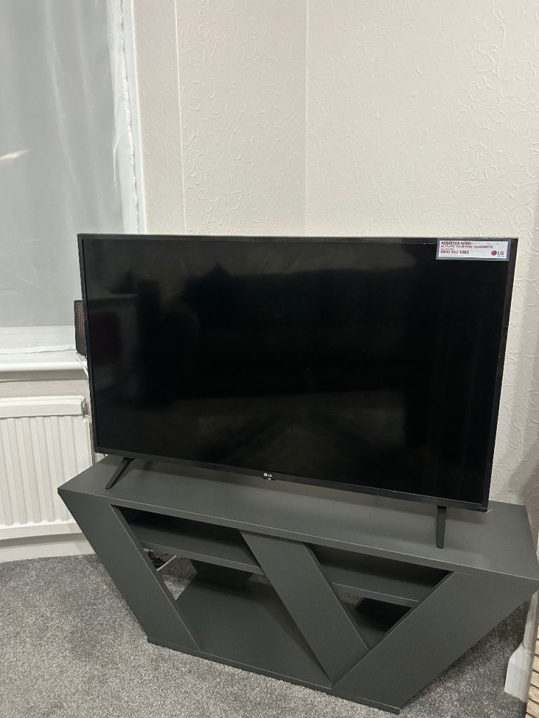 38 inch Smart TV 