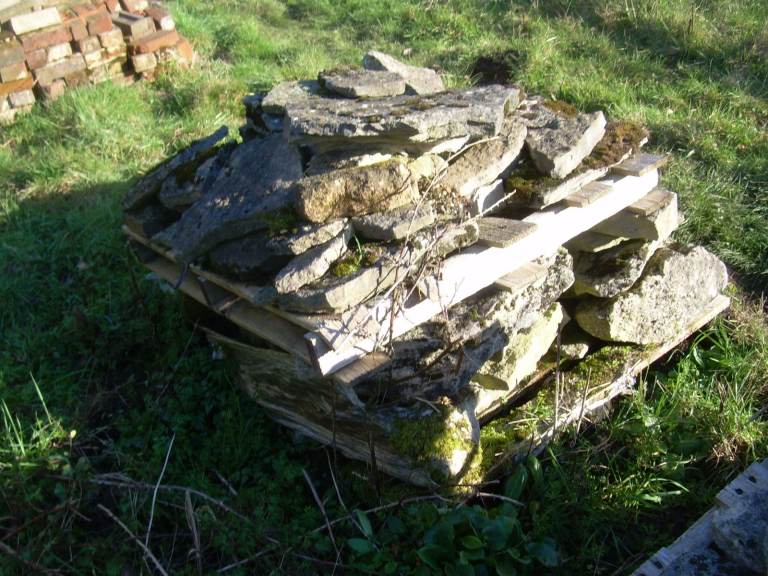 Natural weathered rustic stone slips ideal for garden landscaping 