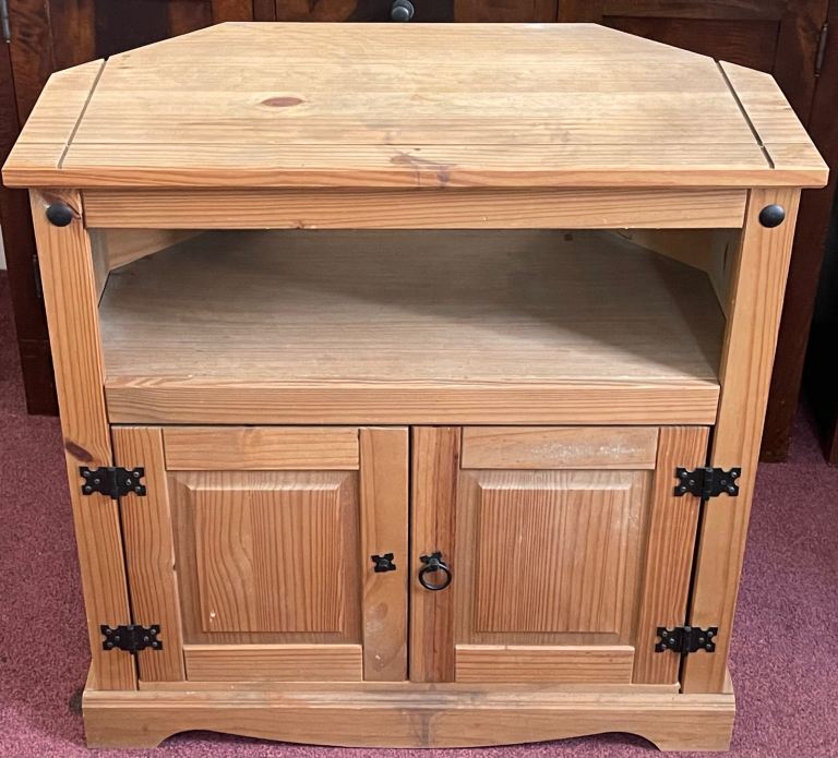 Corner Tv cabinet with a Mexican theme