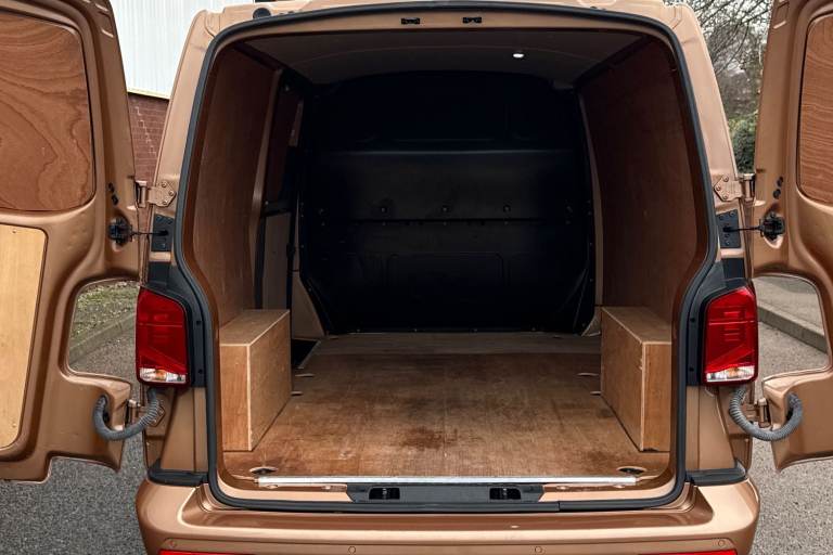 2022 Volkswagen Transporter 2.0 TDI 150 Highline Van Van DIESEL Manual