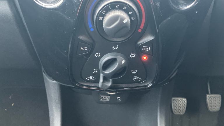 2019 Peugeot 108 1.0 72 Allure 5dr HATCHBACK PETROL Manual