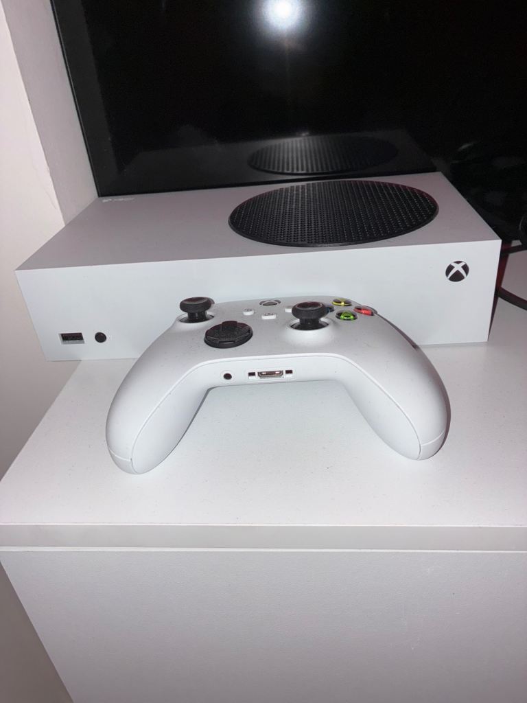 Xbox console 