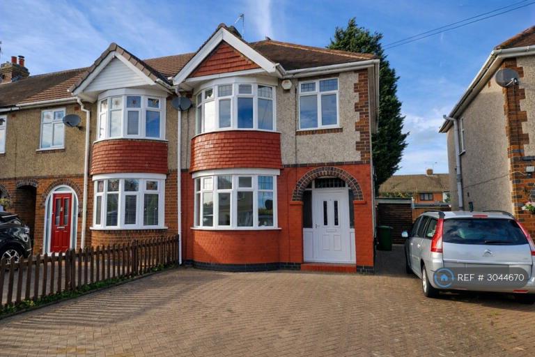 3 bedroom house in Goodyers End Lane, Bedworth, CV12 (3 bed) (#3044670)