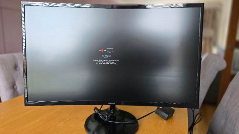 Samsung 27" curved monitor