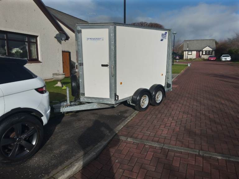 IFOR WILLIAMS BOX TRAILER, BV85
