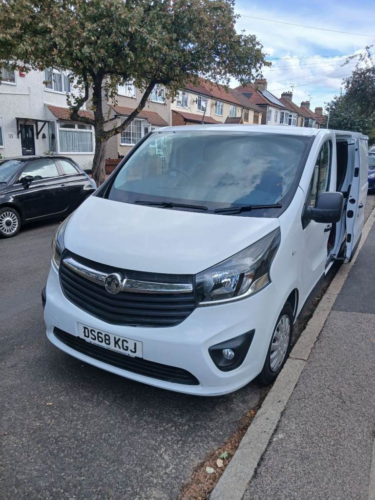 Vauxhall, VIVARO, Panel Van, 2018, Manual, 1598 (cc)