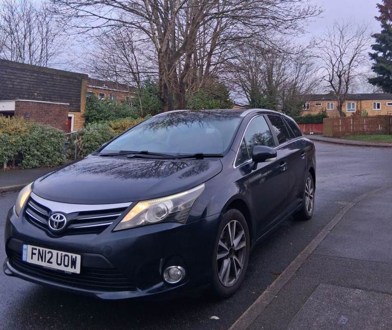 Toyota avensis petrol estate Manual 2012 ulez compliant 5 doors