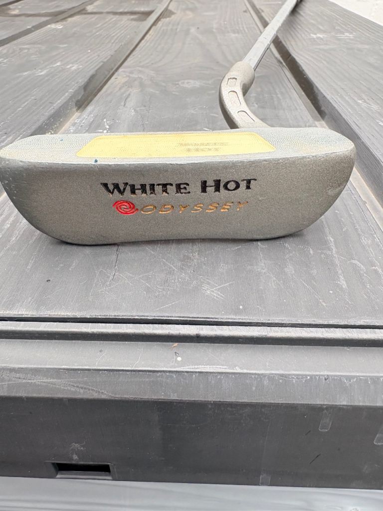 White hot Odyssey putter