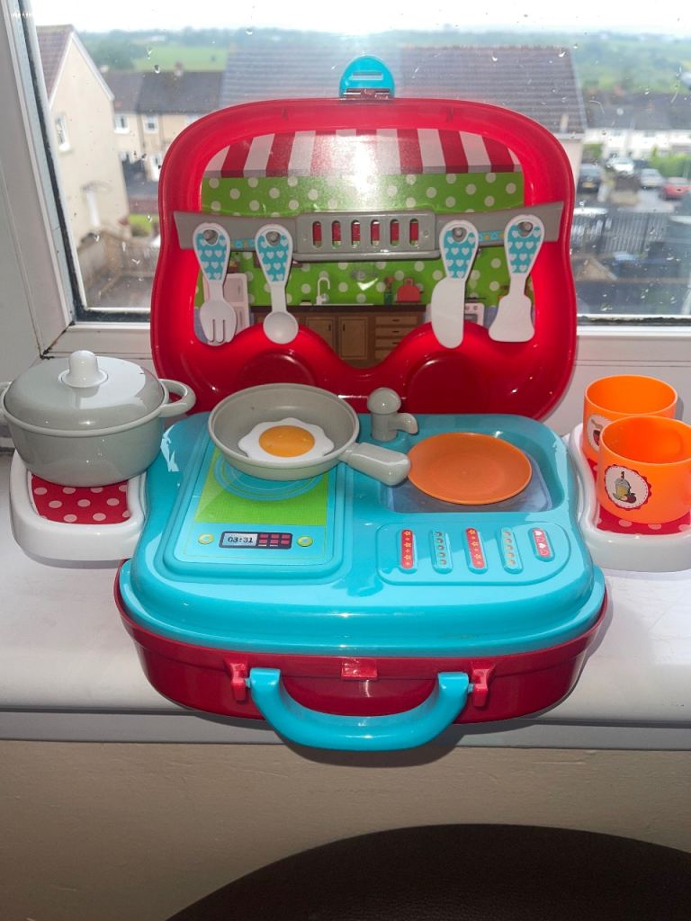 Kitchen box play set