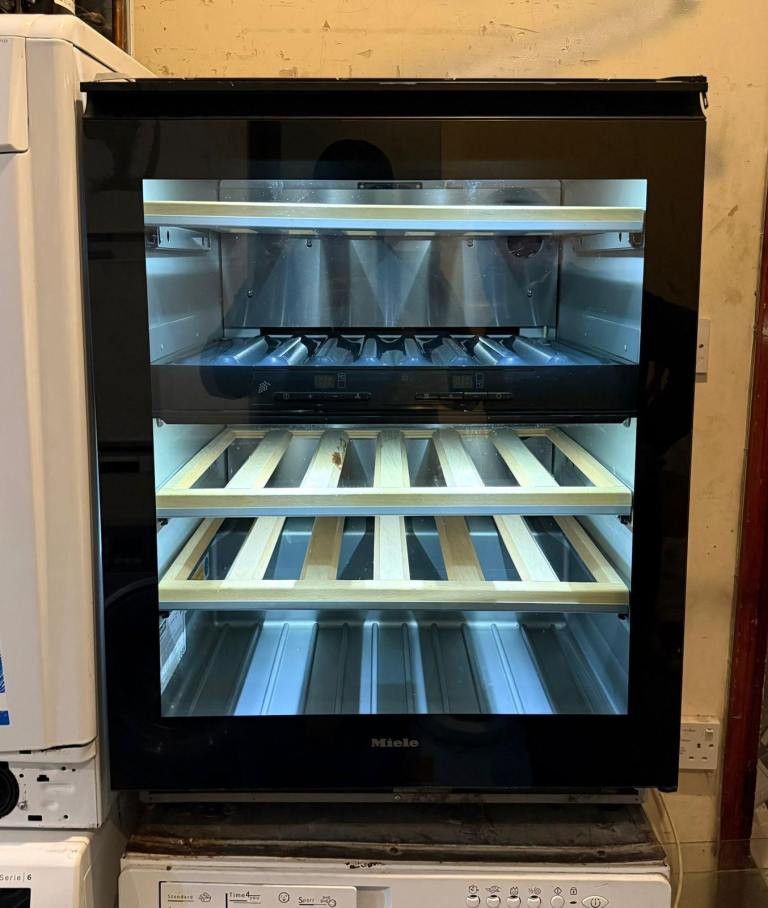 Miele LIKE NEW UNDER Counter Wine Cooler With Free Delivery 🚚