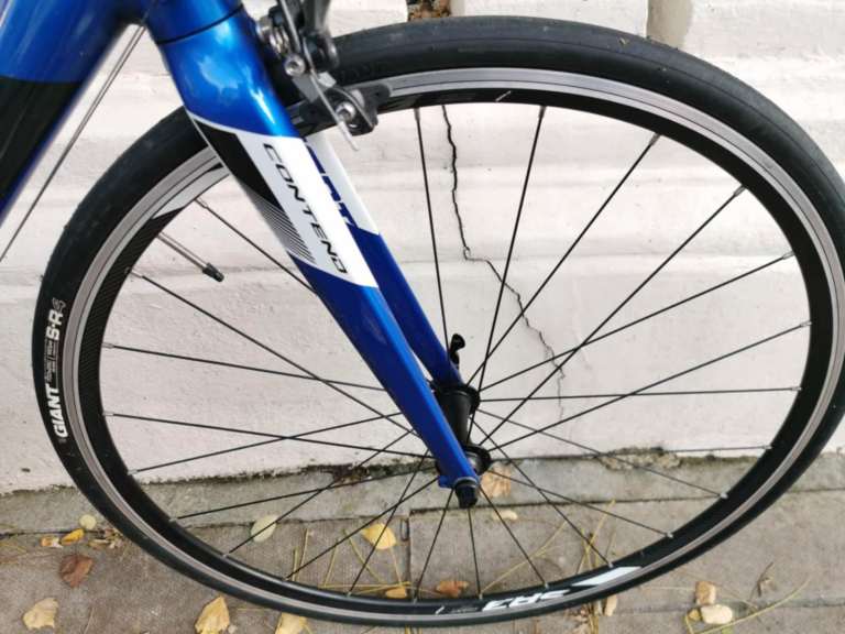 Giant Contend 2 road bike, fantastic condition