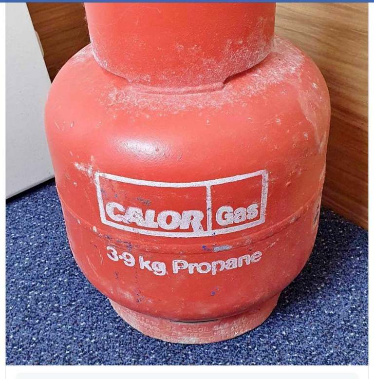 CALOR GAS propane 3.9 kg size available container and gas full £90
