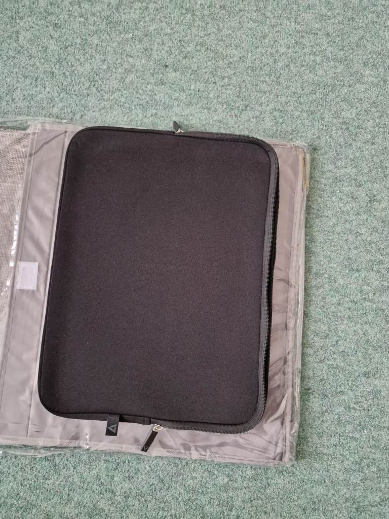 Targus Laptop Sleeve for 15-inch MacBook Pro – Brand New | in Barking ...