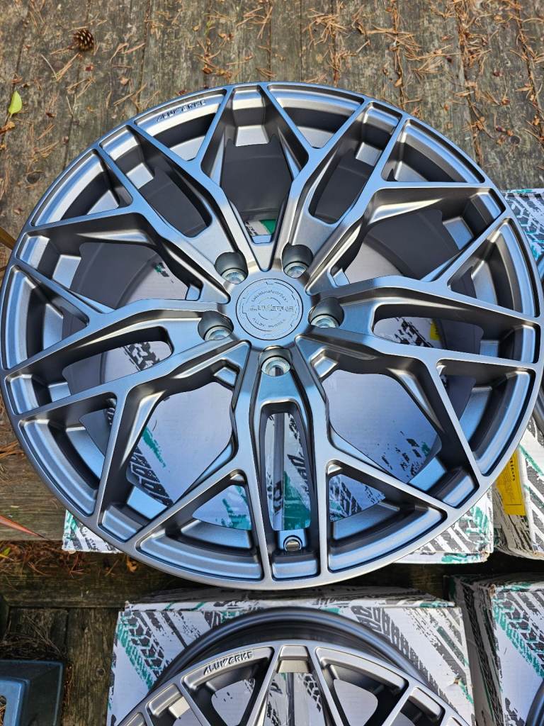 18 Inch x 4 Alloy wheels PCD 5x118