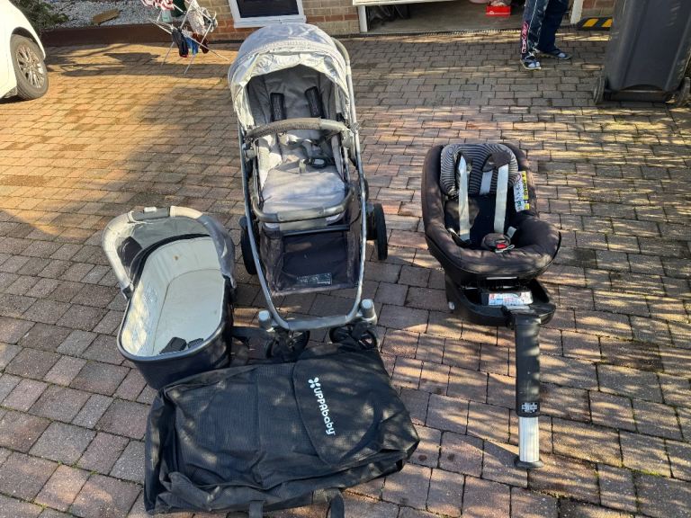 UPPAbaby Vista Pushchair with Maxi-Cosi Pebble Pro2 Baby Car Seat and Base Bundle, Greyson