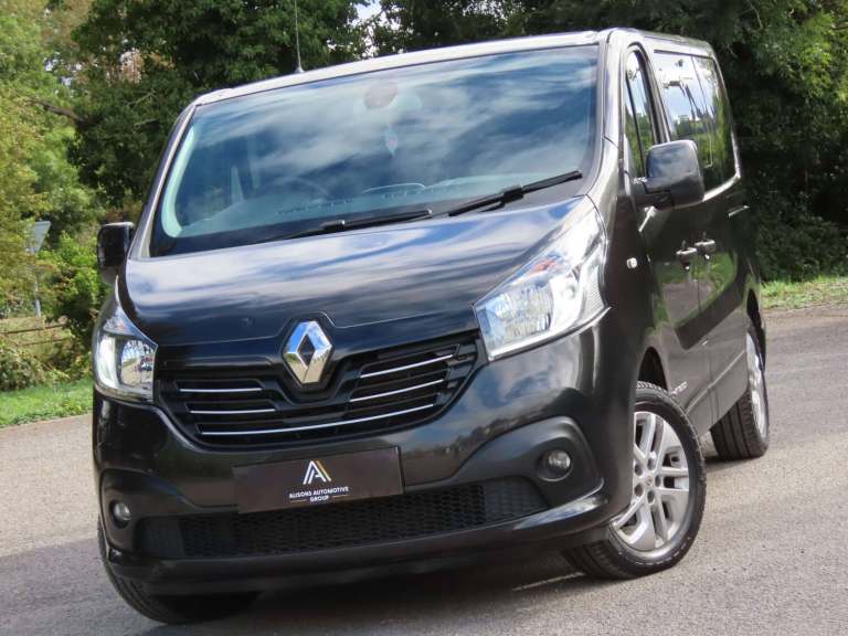 2017 Renault Trafic 1.6 dCi ENERGY 27 Sport Nav Minibus Double Cab 5dr Diesel Manual SWB Euro 6 M...