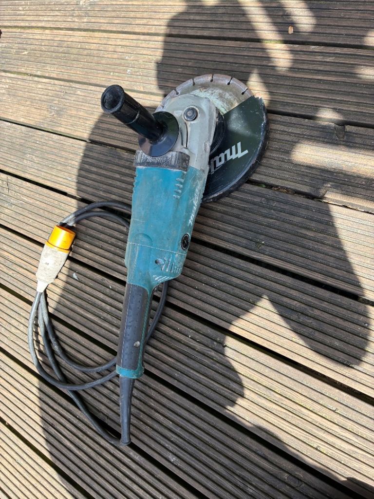  110v Makita 9” Angle grinder 