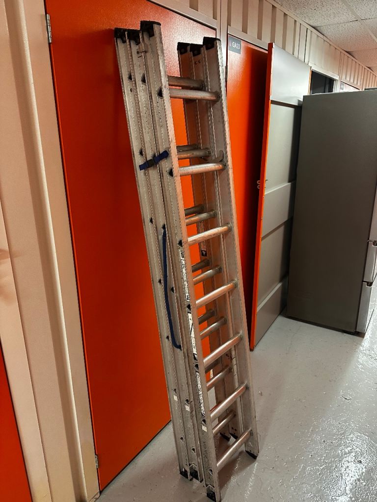 Extendable Aluminium Ladders & Stabilisers 