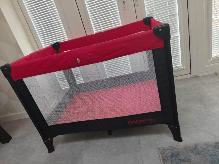 Travel cot - kiddicare