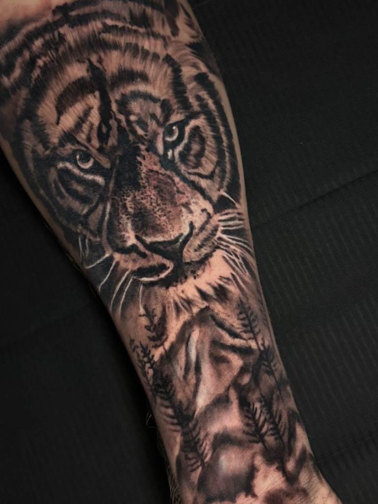 MOBILE TATTOO ARTIST