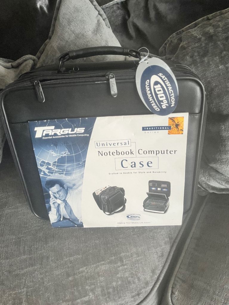 NEW Targus Universal Notebook Computer Case