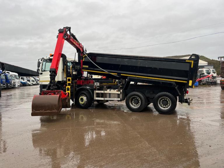 DAF TRUCKS CF 450 8X4 TIPPER GRAB .FULL MOT ..66,646 KM ONLY...JUST ARRIVED