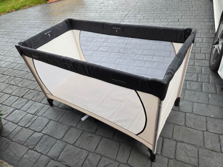 Hauck Dream and Play Travel Cot