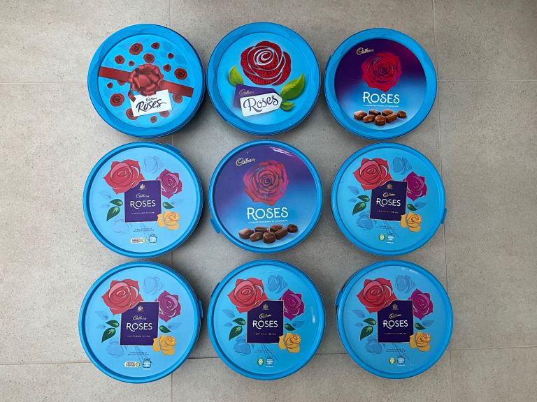 Empty Cadburys Roses Chocolates Plastic Tubs with Lids x9, Round Shape x6, Scalloped x3