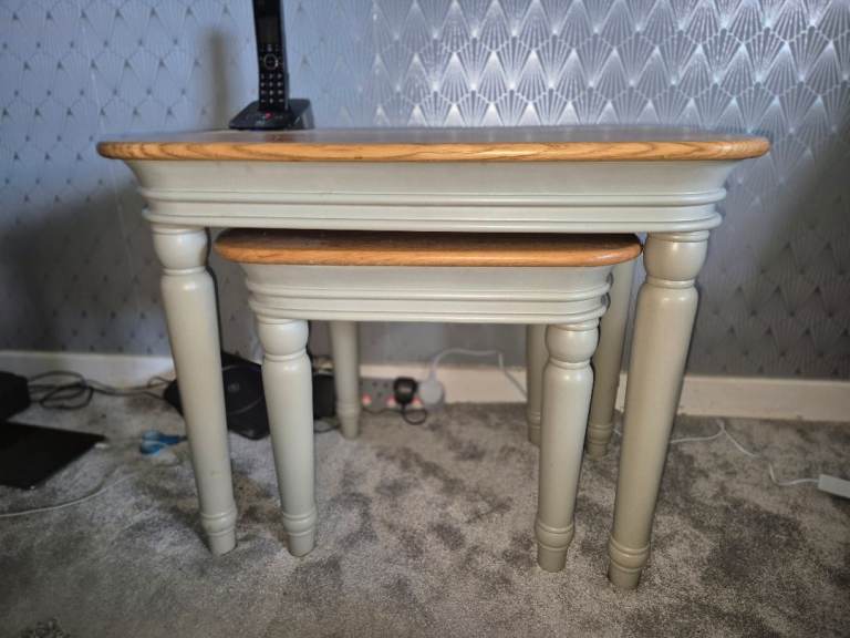 Oak furniture land nest of tables 