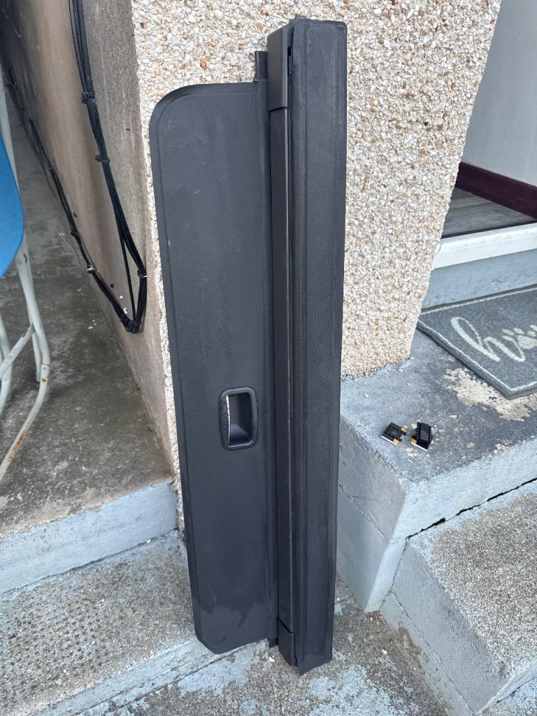 Kuga parcel shelf