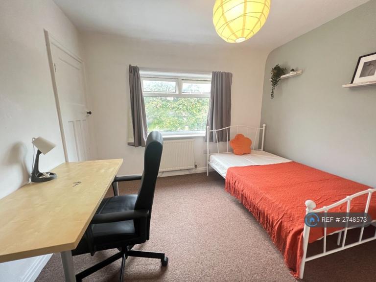 6 bedroom house in Charter Avenue, Coventry, CV4 (6 bed) (#2748573)