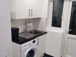 [BILLS INCLUDED] 1 Bedroom Flat with Own Modern Kitchen & Bathroom