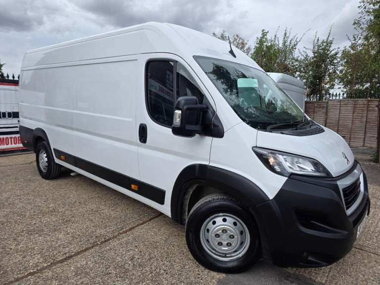 2023 Peugeot Boxer 2.2 BlueHDi H2 Professional Van 140ps PANEL VAN DIESEL Manual