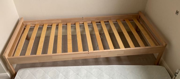 IKEA SNIGLAR Cot Bed with VYSSA Mattress – Good Condition