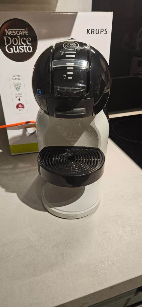 Nescafe Dolce Gusto Krupps Coffee Machine  £25 ono