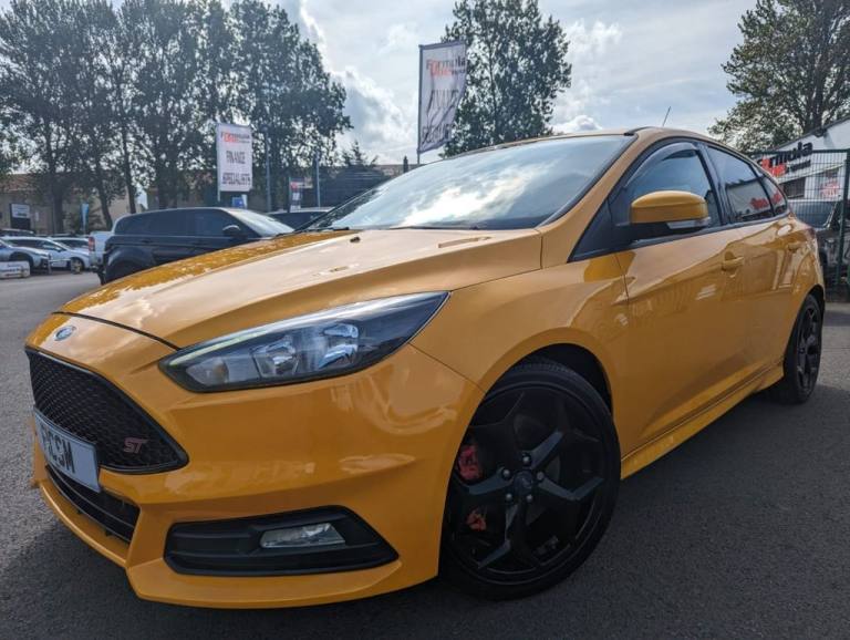 2015 Ford Focus 2.0 ST-2 TDCI 5d 183 BHP Hatchback Diesel Manual