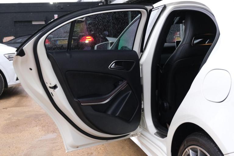  Mercedes-Benz A-Class 1.6 A180 BlueEfficiency Sport Hatchback 5dr Petrol 7G-DCT Euro 6 (s/s) (12...