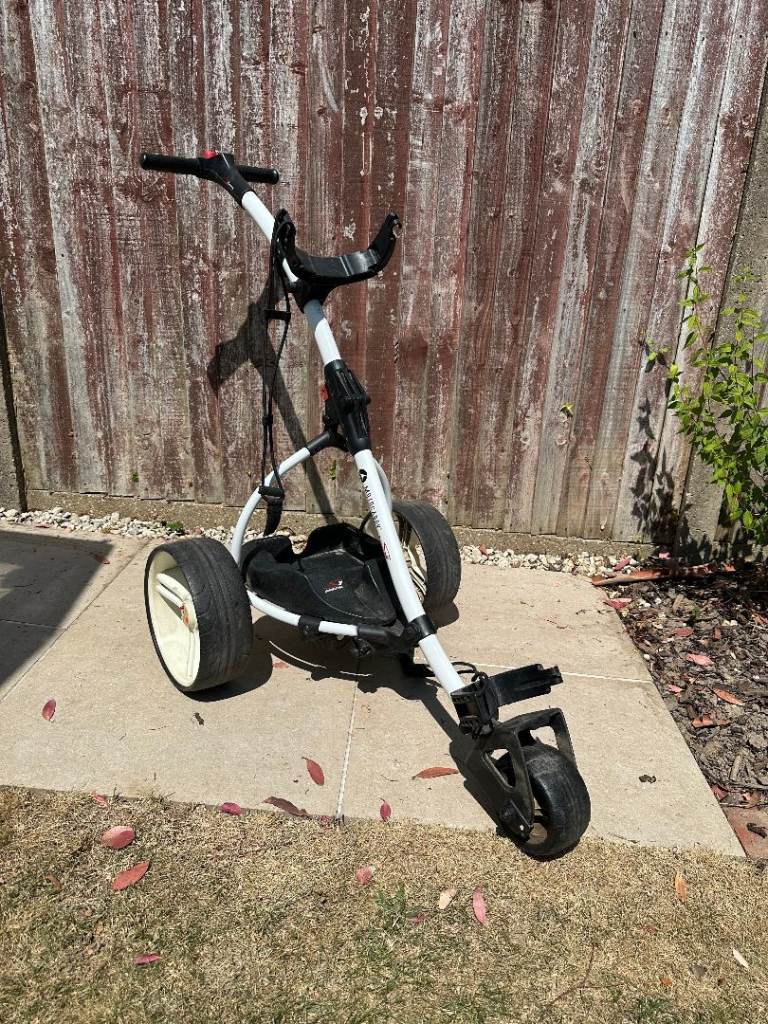 Motocaddy electric golf trolley