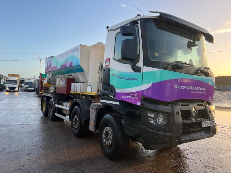 Renault C (C) 430 8x4 , BAYLYNX VOLUMETRIC MIXER JUST ARRIVED . CALL FOR DETAILS